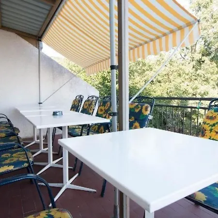 Apartment In Mit Terrasse, Grill Und Garten *